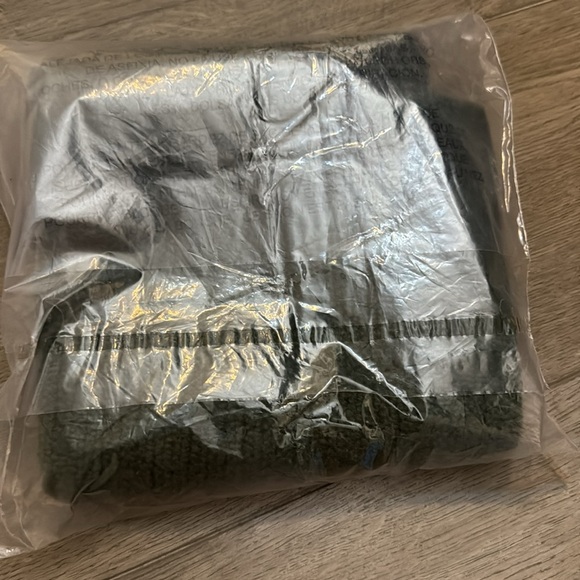 NWT! Anthropologie Dark Green Flat White Tube Top Sweater - Size Small 🏀 - Picture 7 of 7